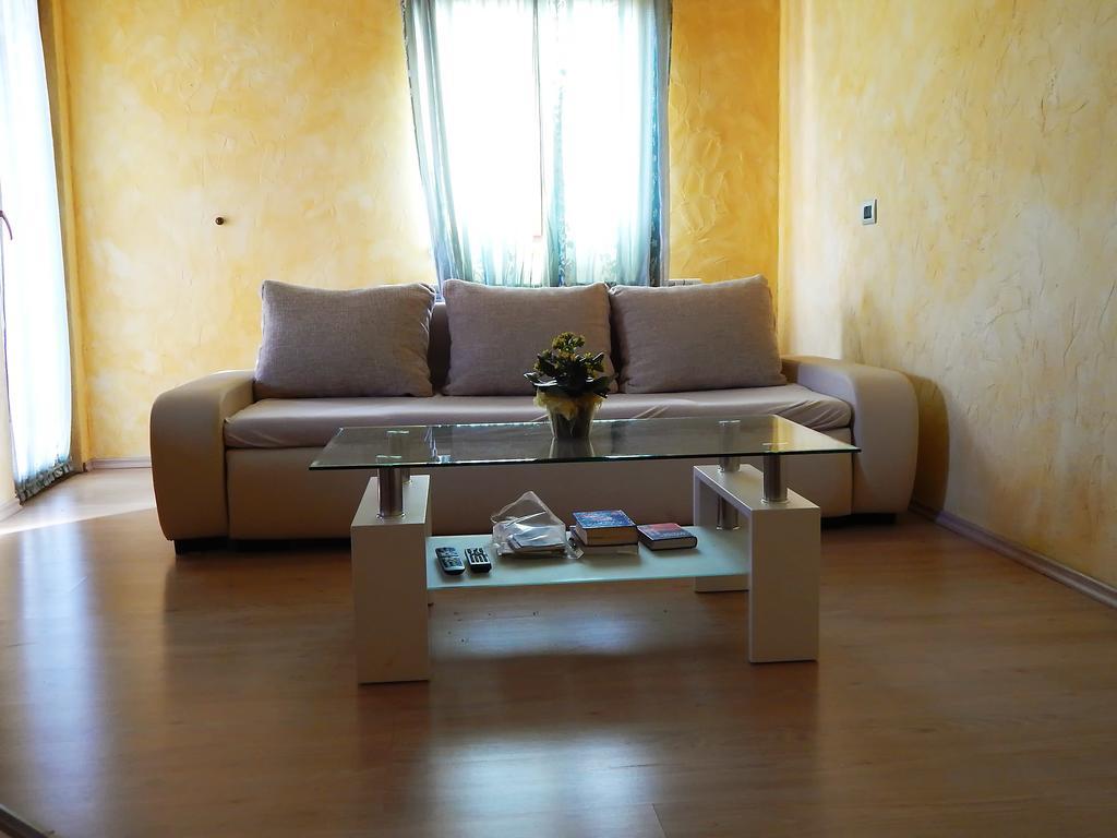 Apartment Karmen Πόρετς Εξωτερικό φωτογραφία