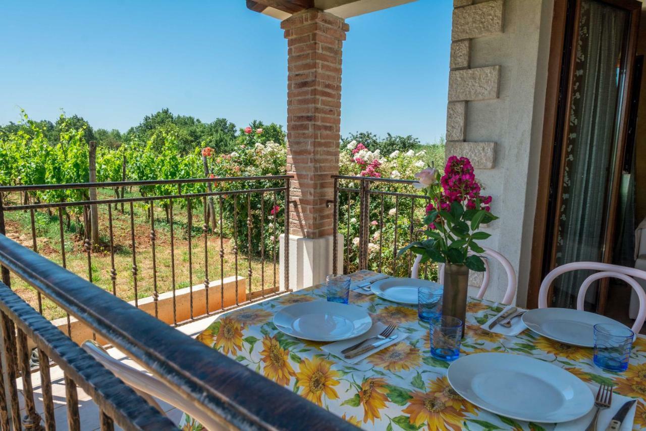 Apartment Karmen Πόρετς Εξωτερικό φωτογραφία